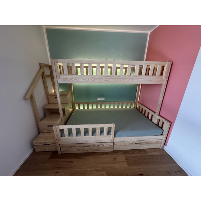 Hochwertiges Etagenbett mit Treppe und Spielplatte